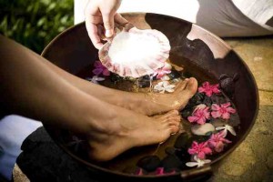 ayurvedic-pedicure-or-manicure-1